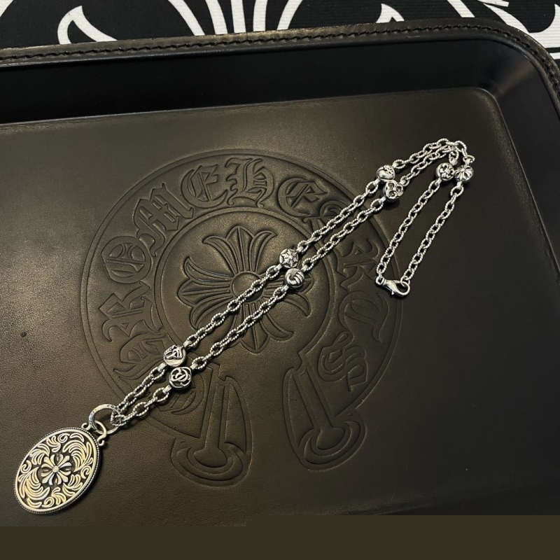 Ch**me He**ts necklaces